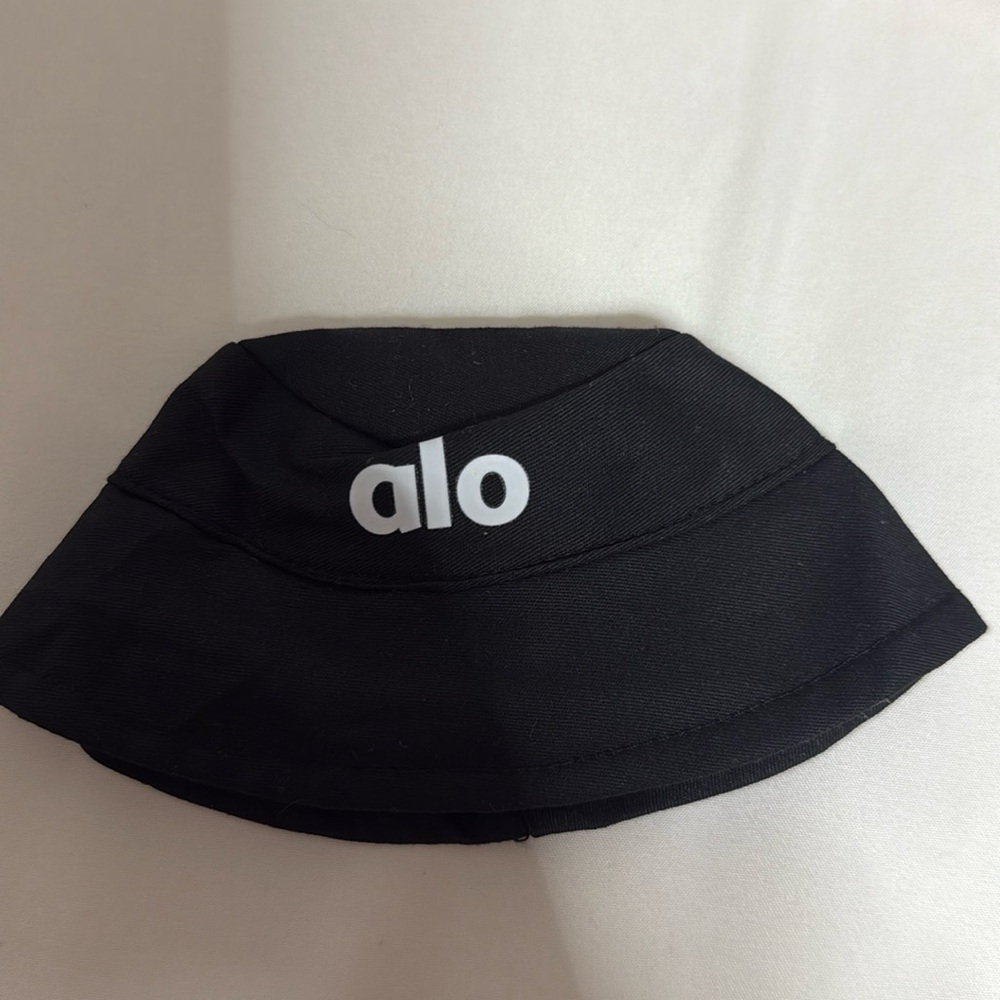 ALO Yoga Black Labubu Bucket Hat - Picture 2 of 2